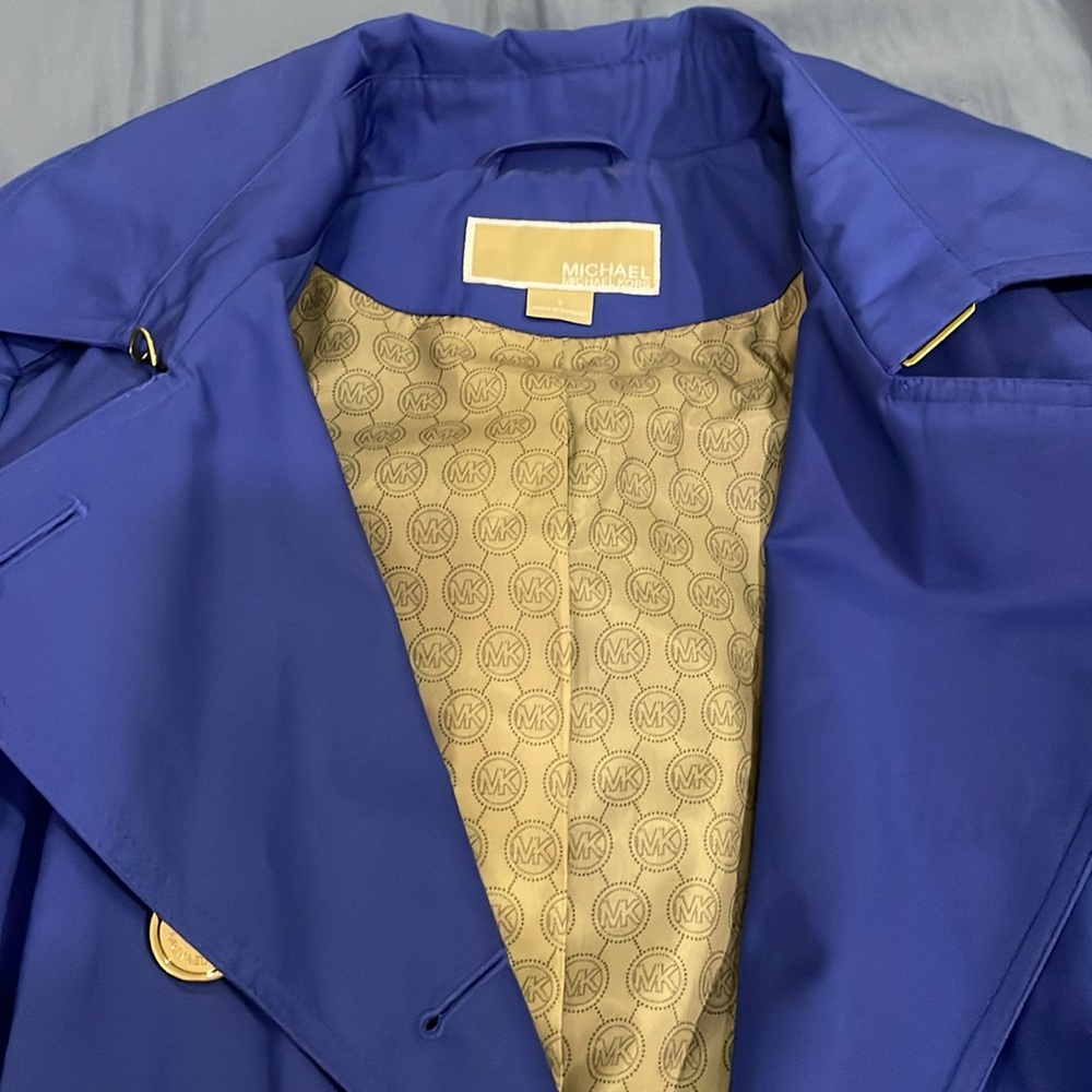 Coat - Picture 3 of 11